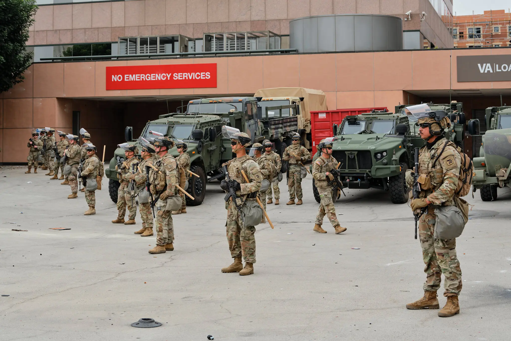 Трамп та ФБР захищають рішення ввести Нацгвардію в Лос-Анджелес